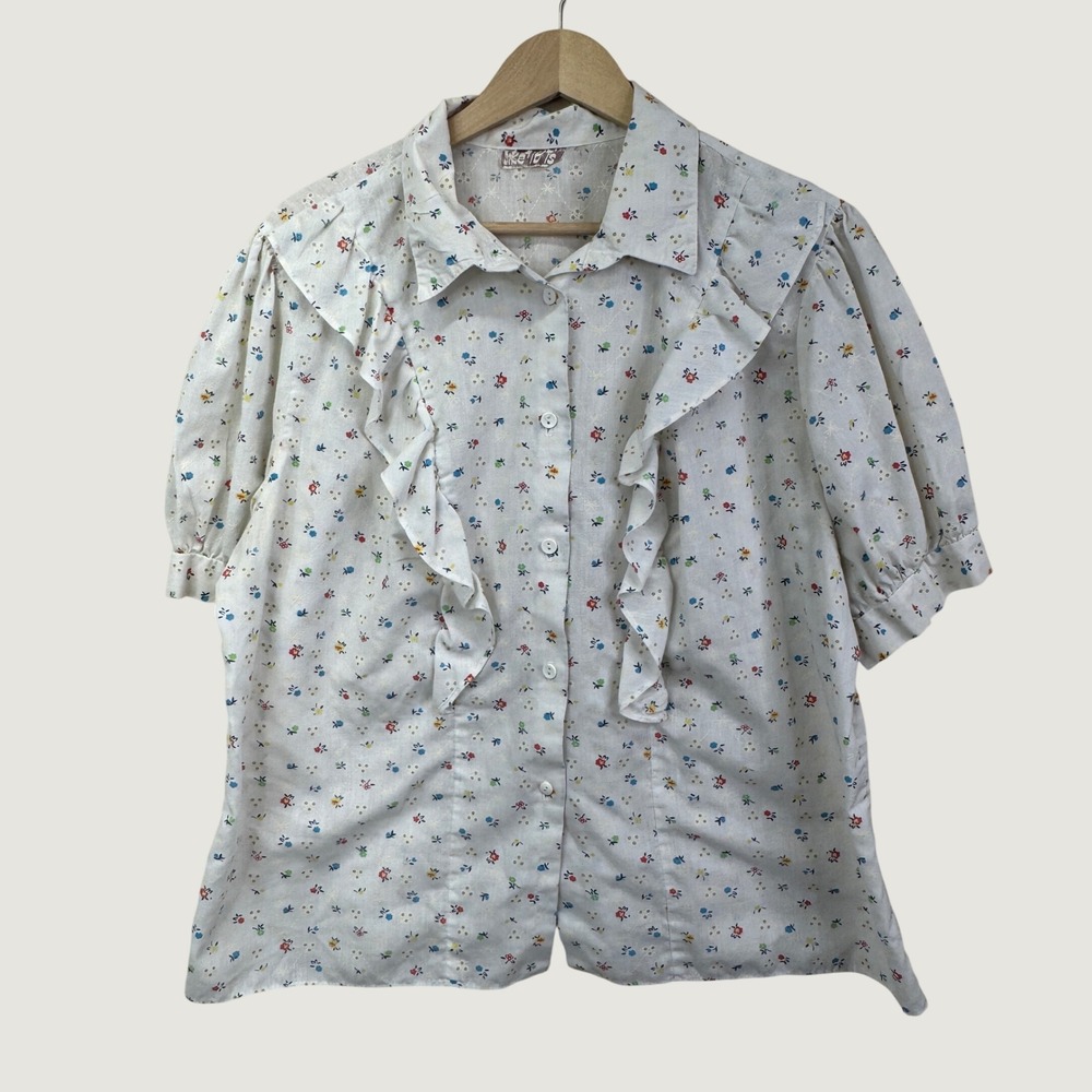 Like It Is Vintage Floral Ruffle Blouse L White Cottagecore Short Sleeve Top